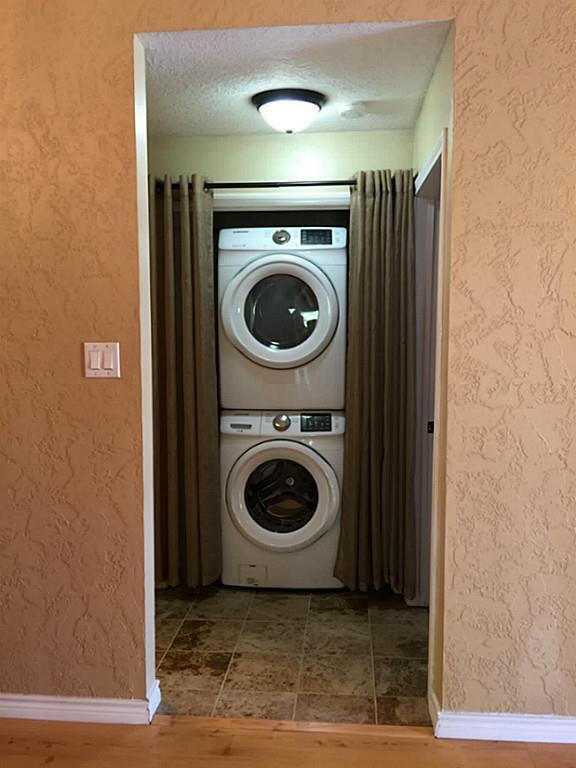 Building Photo - 12755 Mill Ridge Dr