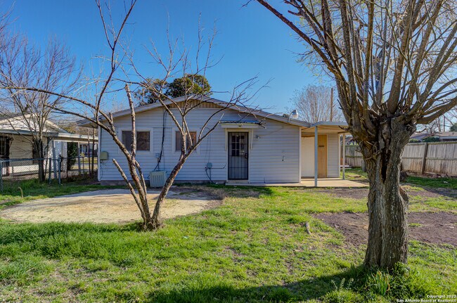 Building Photo - 3503 Sun Beam Ln