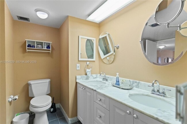 Building Photo - 4020 Galt Ocean Dr