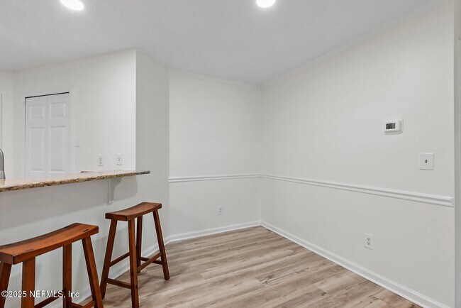 Building Photo - 900 Ironwood Dr