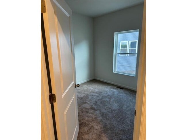 Building Photo - 39873 Fallbrook Ave