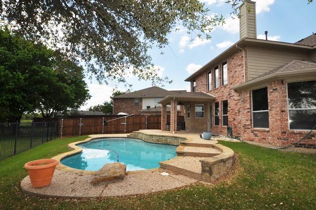 Building Photo - 3812 Lakeway Dr