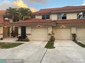 Building Photo - 9208 NW 9th Ct