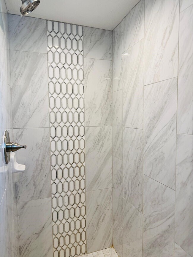 Building Photo - 5714 N Braeswood Blvd