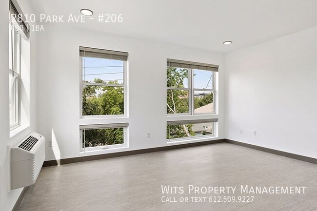 Building Photo - 2810 Park Ave