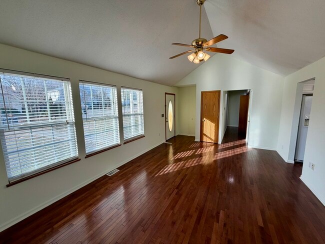 Building Photo - 571 SE 115th Rd