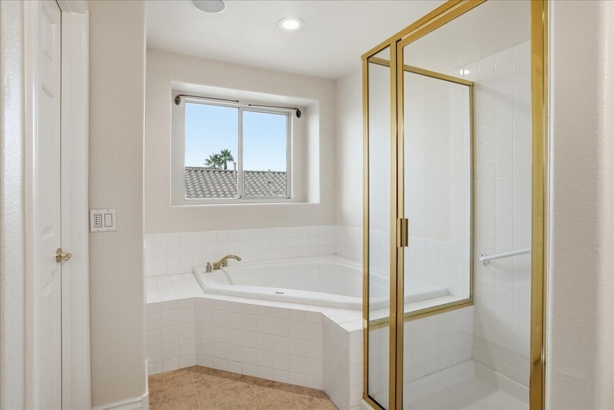 Building Photo - 1339 Echo Creek St