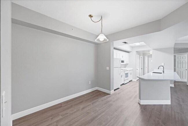 Building Photo - 5691 Bentgrass Dr