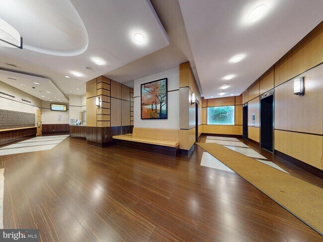 Building Photo - 307 Yoakum Pkwy