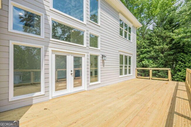 Building Photo - 2555 Chattahoochee Ln