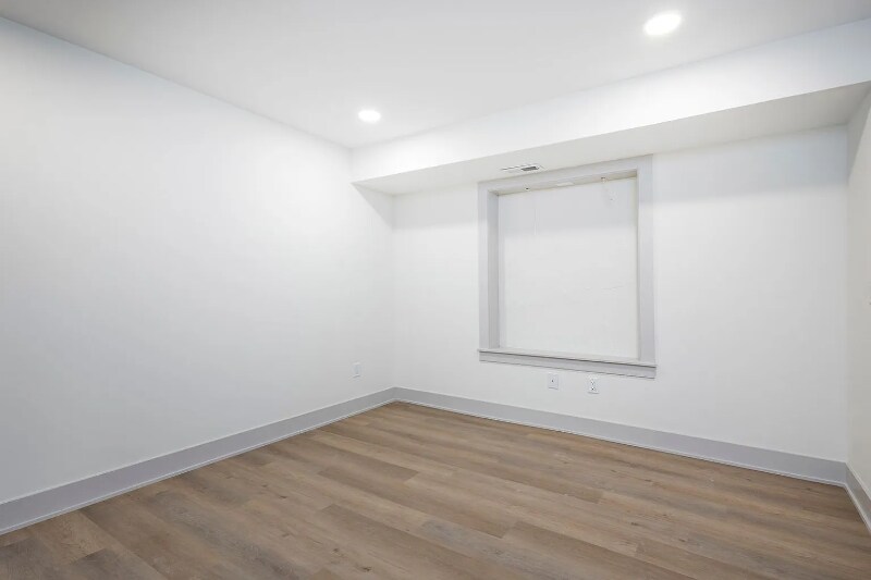 Building Photo - 2233 N 33rd St