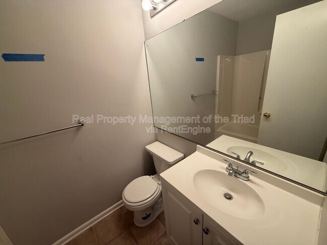 Building Photo - 2937 Oaktop Cir
