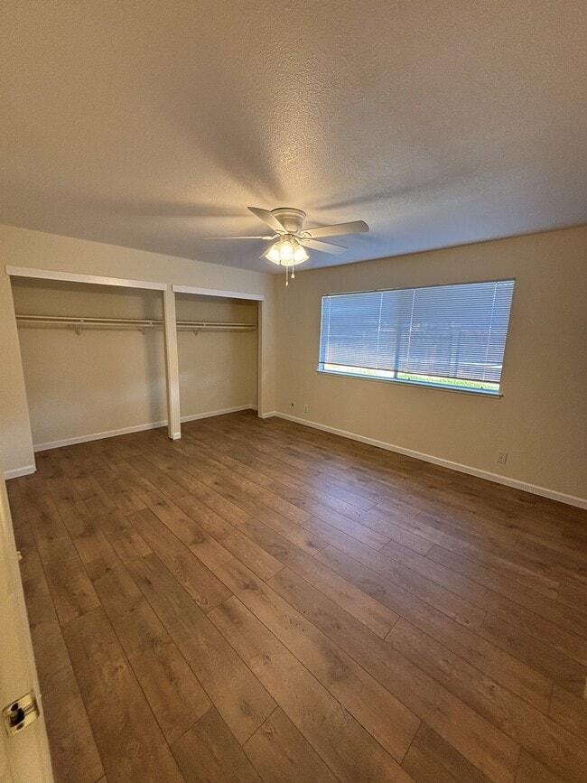 Building Photo - 137 Edwin Dr