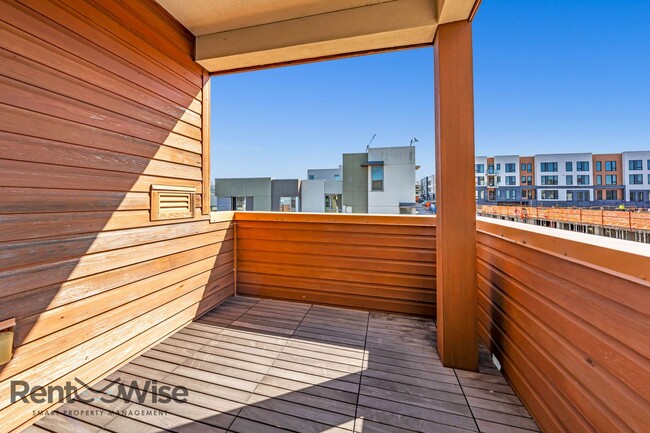 Building Photo - 298 Friedell St