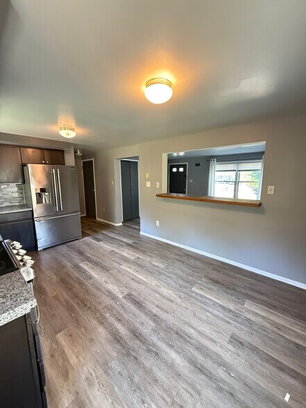Building Photo - 7 Ledgeland Dr