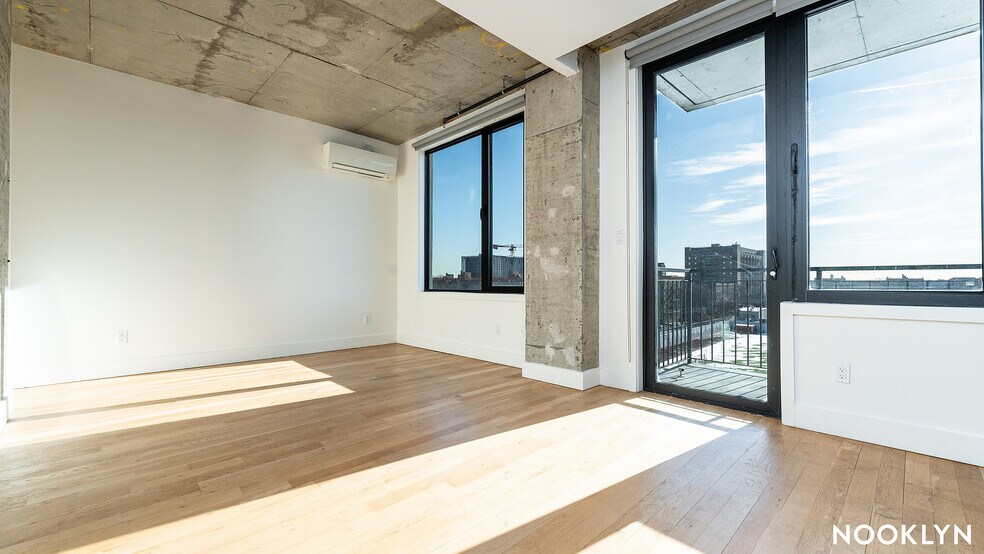 Building Photo - 824 E New York Ave