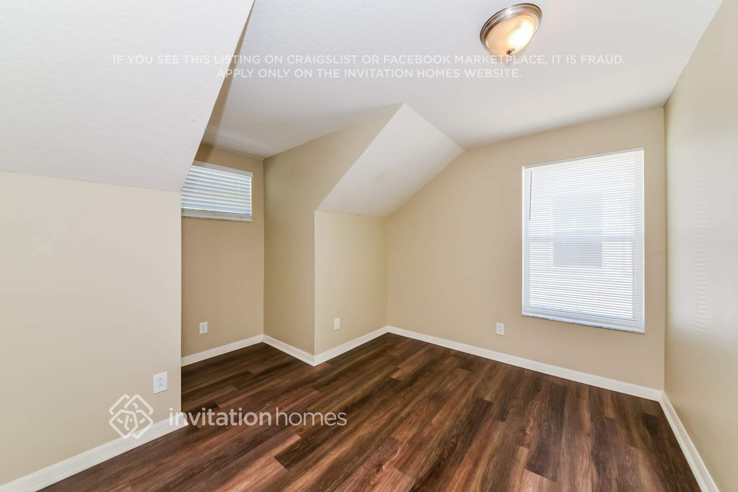 Building Photo - 10710 Lakeside Vista Dr