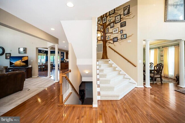 Building Photo - 7519 Edington Dr