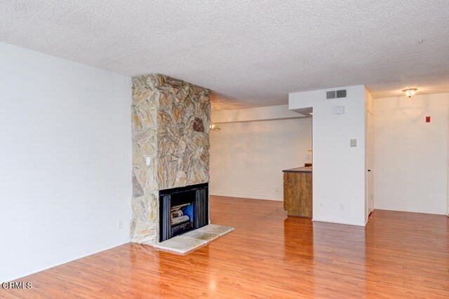 Building Photo - 930 N Louise St