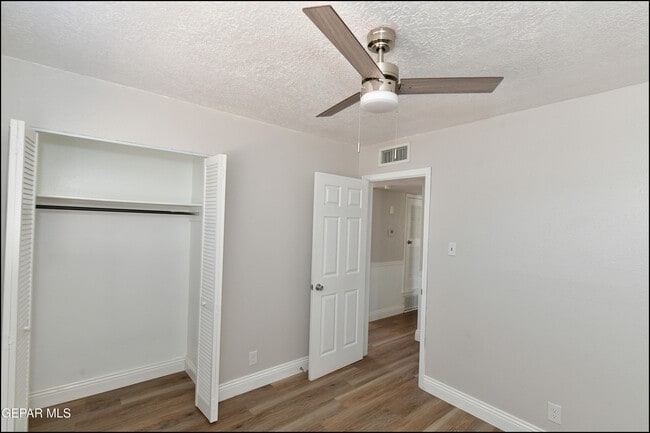 Building Photo - 4749 Tropicana Ave