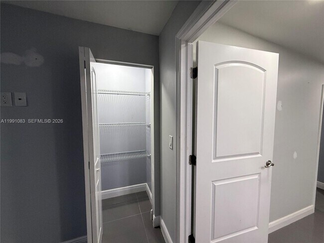 Building Photo - 5488 Fearnley Rd