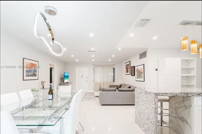 Building Photo - 4017 Monroe St