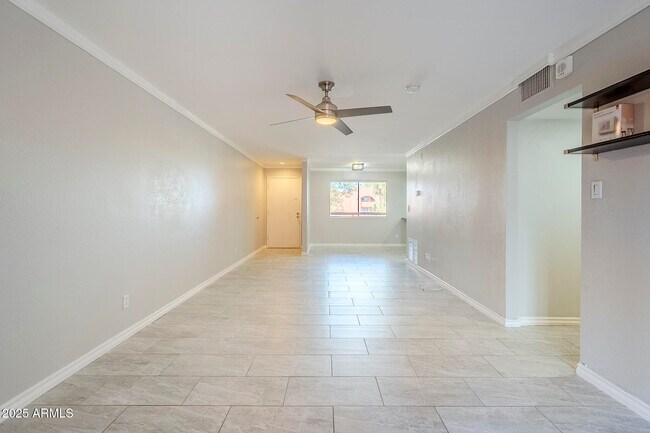 Building Photo - 4303 E Cactus Rd