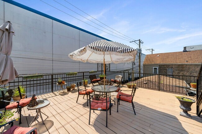 Building Photo - 2031 W Coulter St