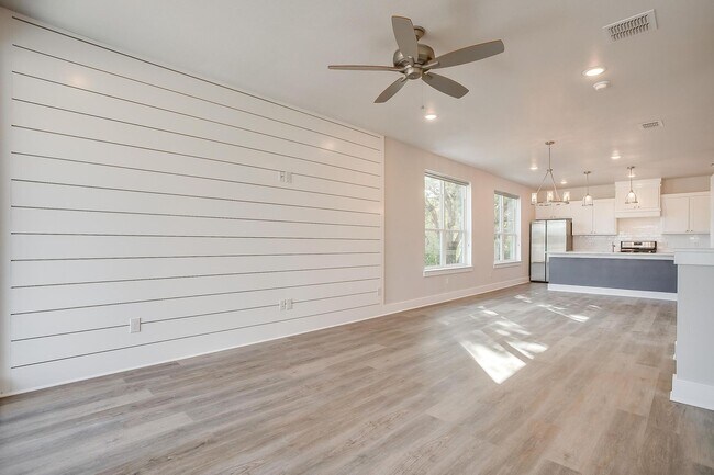 Building Photo - 2341 Benbrook Blvd