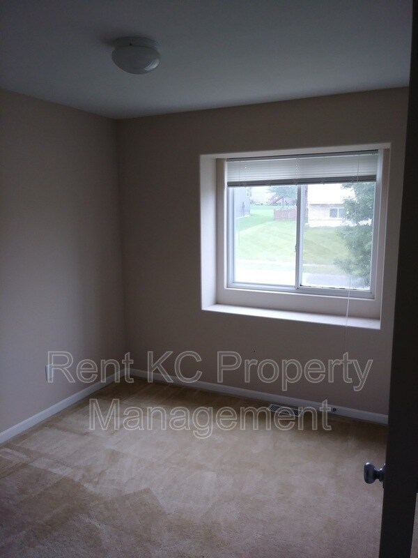 Building Photo - 11624 N Manning Ave