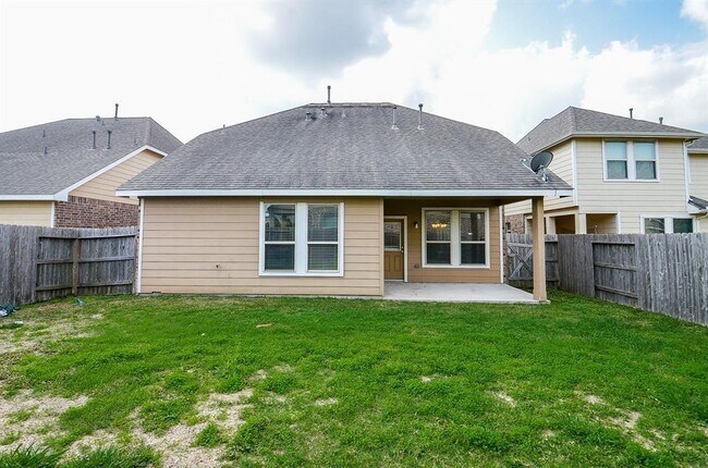 Building Photo - 20222 Stonebridge Terrace Dr