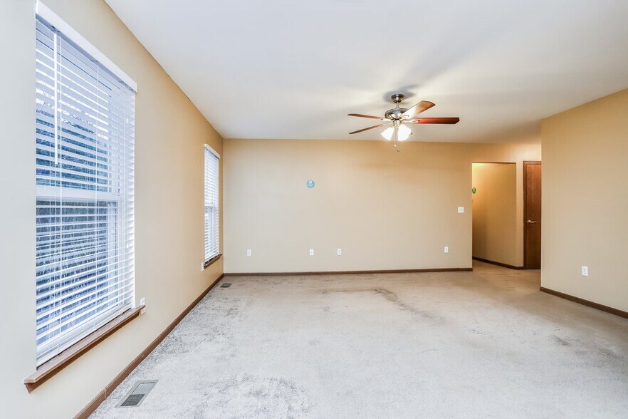 Building Photo - 114 Gran Vista Dr