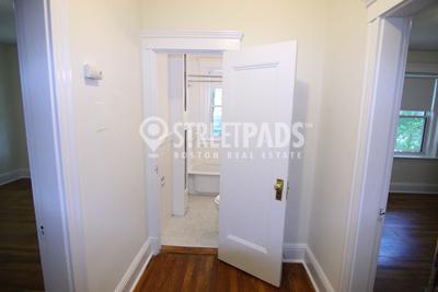 Building Photo - 1 bedroom in Cambridge MA 02138