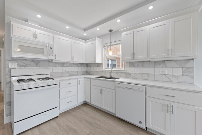 Building Photo - 8320 W Irving Park Rd