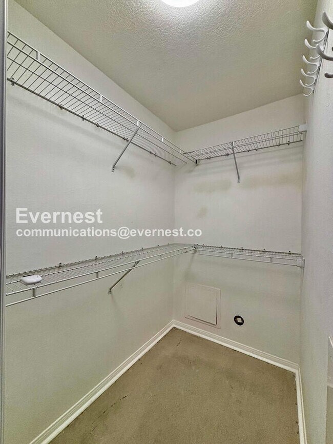 Building Photo - 3557 Paseo De Francisco