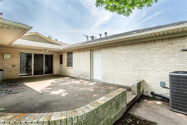 Building Photo - 6105 E University Blvd