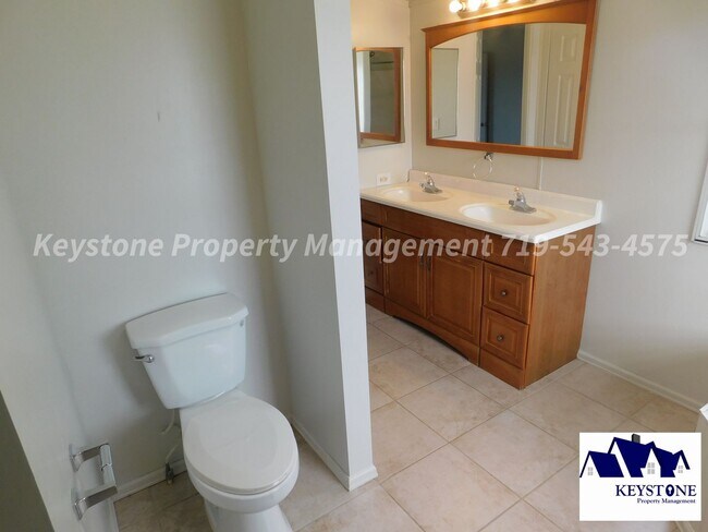 Building Photo - 710 S Walton Dr