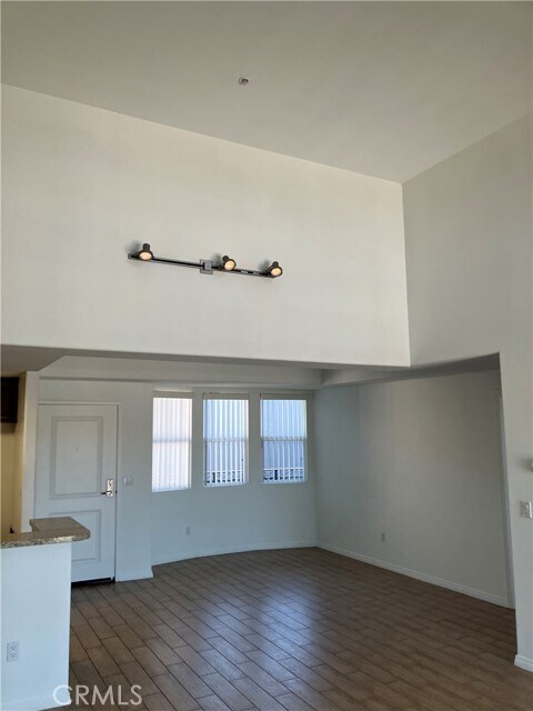 Building Photo - 11925 Kling St