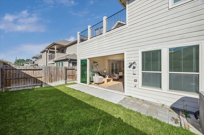 Building Photo - 4017 Delta Rose St