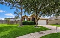 Building Photo - 25047 Lenora Dr