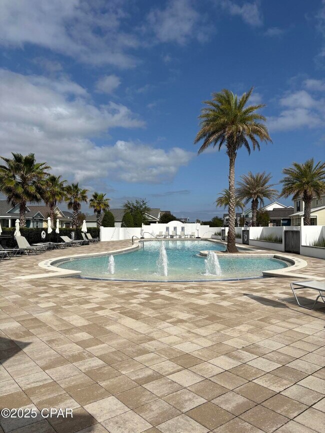 Building Photo - 1080 Blazing Star St