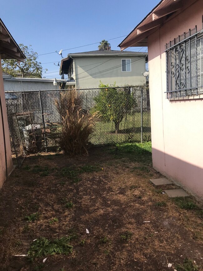 Exterior Area - 1235 W 107th St