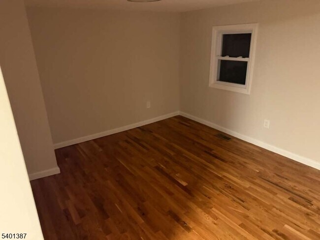 Building Photo - 396 Rea Ave