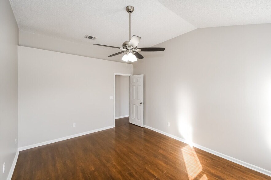 Building Photo - 8442 Sugartree Dr