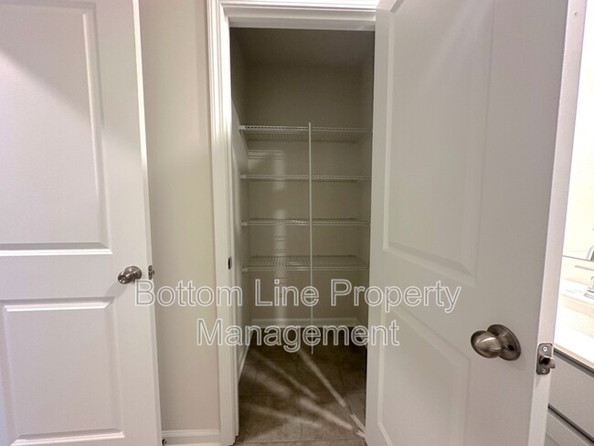 Building Photo - 4475 Potters Wheel Dr