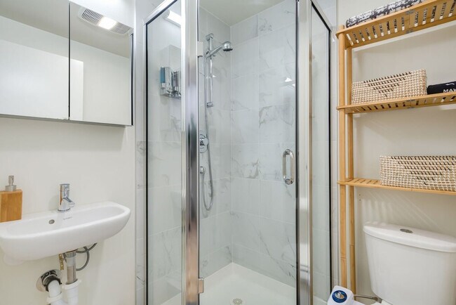 Building Photo - 3843 20th Ave SW