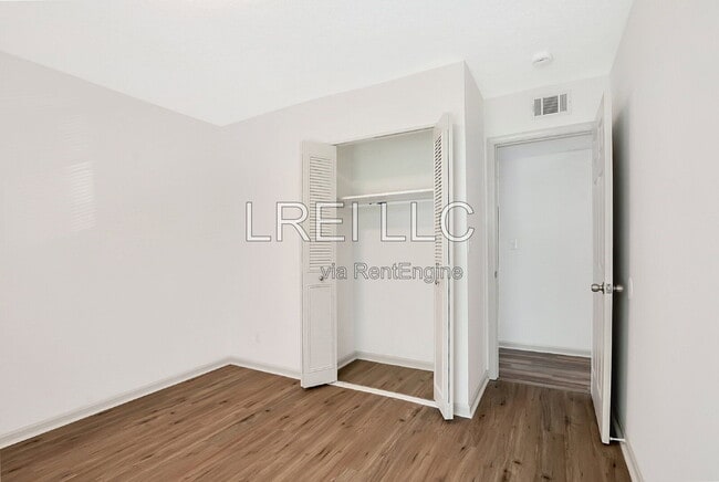 Building Photo - 409 Garrison Ct