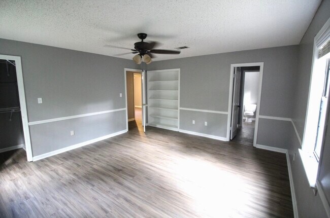 Building Photo - 175 Fern Ridge Rd