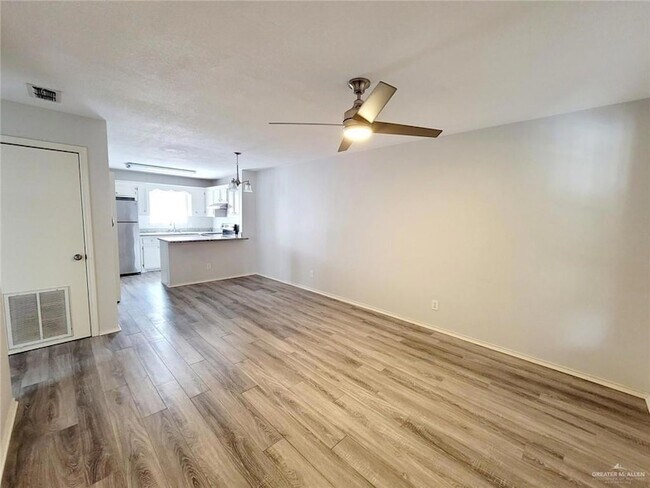 Building Photo - 417 E Ulex Ave