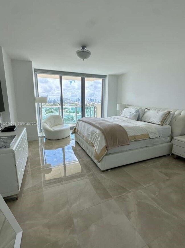 Building Photo - 1455 Ocean Dr